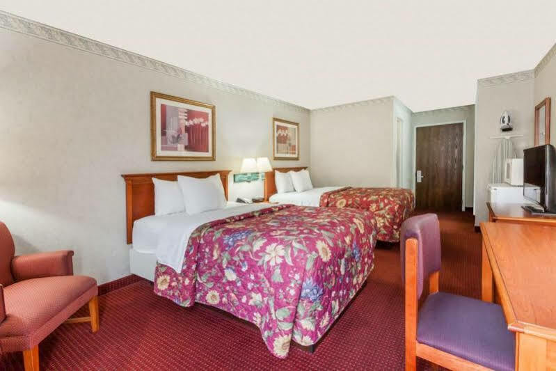 Red Roof Inn Martinsburg Exterior foto